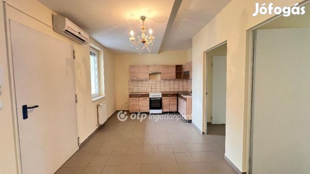 Egeri eladó 61 nm-es lakás