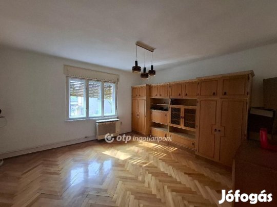 Egeri eladó 71 nm-es ház