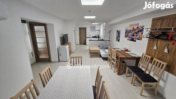 Egeri eladó 80 nm-es lakás