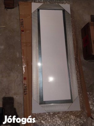 Egész alakos fali tükör