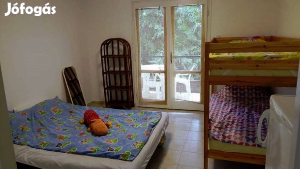 Egész szezonra kiadó társas üdülőházi nyaraló Balatonakarattyán