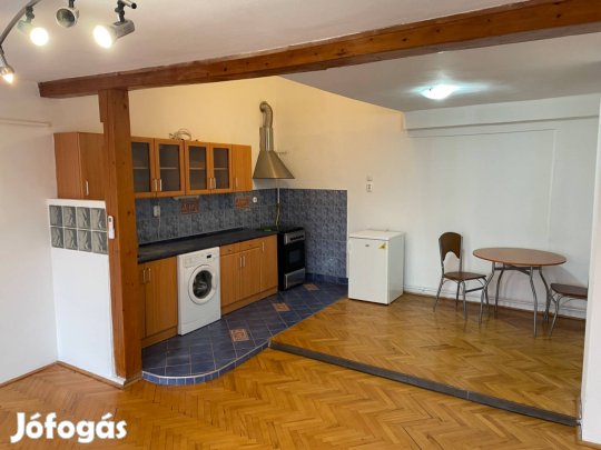 Egri kiadó lakás