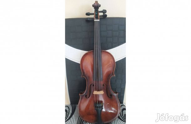 Egy Idős hegedű várja új tulajdonosát
