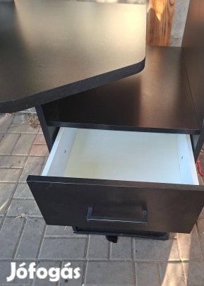 Egy éve vásárolt iróasztal/gamer asztal