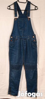 Egy nagyon vagány, stílusos farmer kertésznadrág