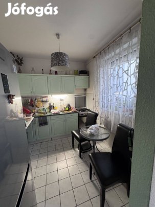 Egy szobás nagyméretű szép lakás jó helyen Startoljon rá