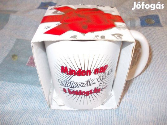 Egy új steril bontatlan 3 dl űrtartalmú feliratos bögre eladó