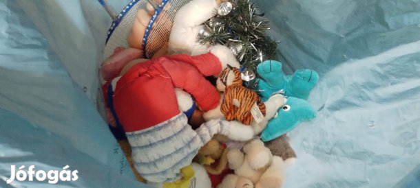 Egy zsák plűs eladó