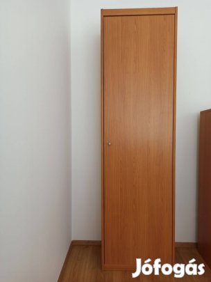 Egyajtós magas polcos szekrény, ruhásszekrény