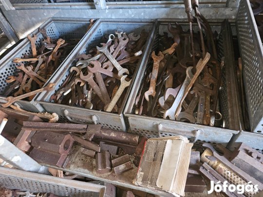 Egyben eladó Régi öreg szerszám villáskulcs preciziós