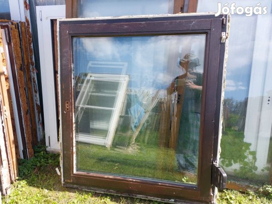 Egyben is 4 db sz; 127 m;139 fa hőszigetelt 2 réteg üveg bukó-nyiló ké