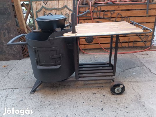 Egyedi Grillkocsi tűzrakó bográcstartó üstház tárcsalap grill asztal