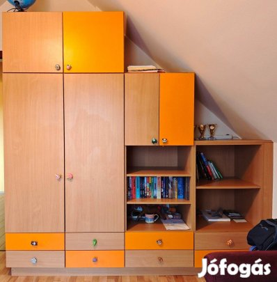 Egyedi, 3 részes tetőtéri gyerekszekrény-sor állatfigurás fogantyúkkal