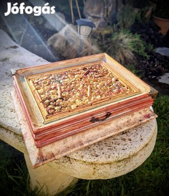 Egyedi, díszes fadoboz