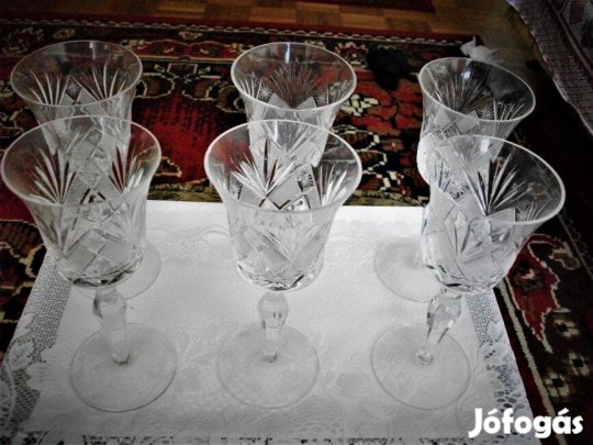 Egyedi, kézi csiszolású Kristály: Metszett talpas pezsgős Fekete-Erdői