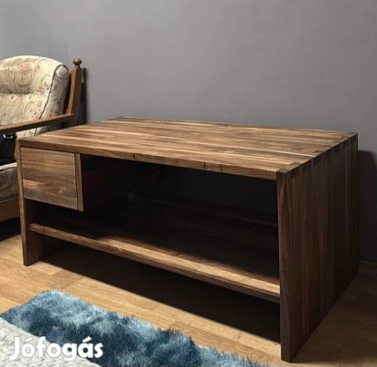 Egyedi, kézzel készült tömör diófa dohányzóasztal