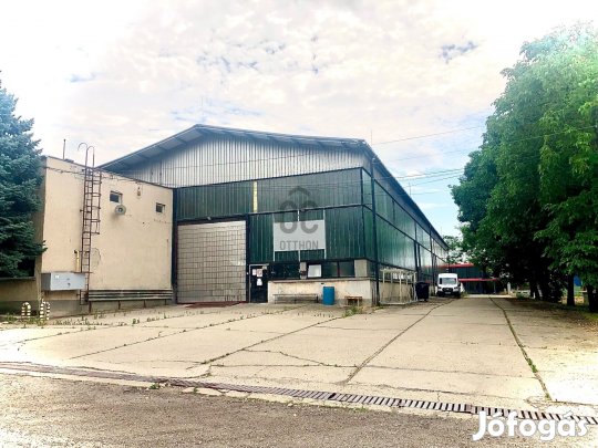 Egyedi, kiemelkedő adottságokkal rendelkező ipari ingatlan eladó!