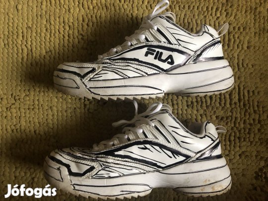 Egyedi cartoon style Fila sportcipő