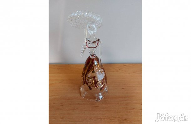 Egyedi dísz szobor. Üveghölgy ,esernyővel, táskával