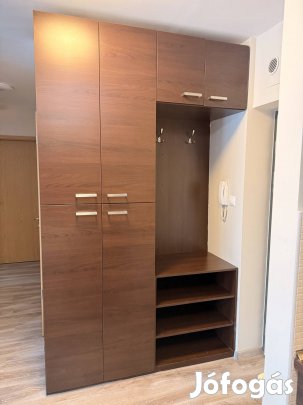 Egyedi előszoba bútor