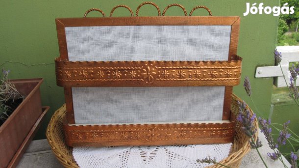 Egyedi fa-réz kis fűszertartó polc