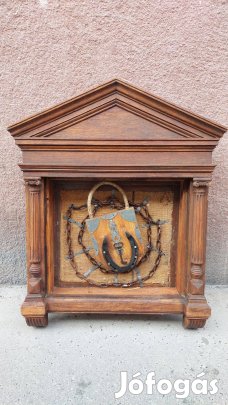 Egyedi falikép, patkó, lakat, kulcs , lánc. Szabadulószoba fali dísz