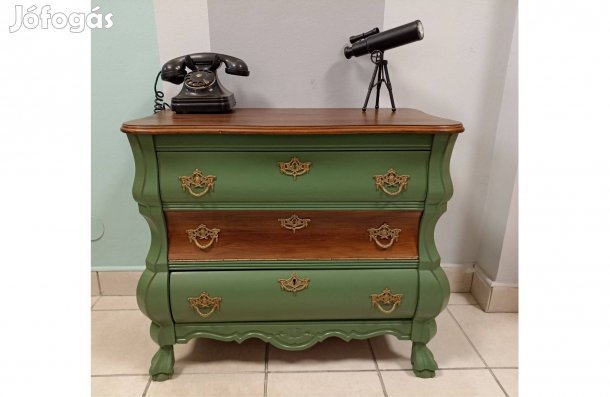 Egyedi felújított neobarokk kis komód, szekrény eladó
