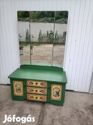 Egyedi festett, tükrös fésülködőszekrény