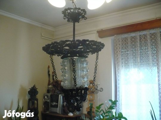 Egyedi formában mennyezeti lámpa