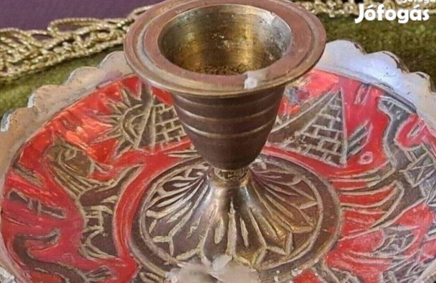 Egyedi formájú gyertyatartó