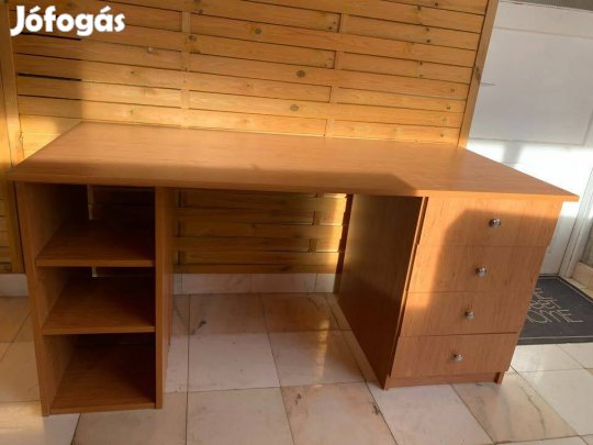 Egyedi gyártású íróasztal falipolc szettel