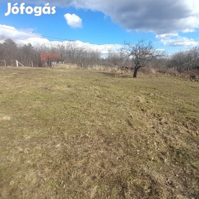 Egyedi ingatlan! Sukorói örökpanorámás telek!