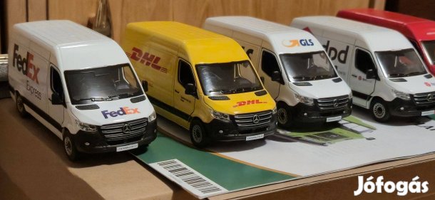 Egyedi készítésű,1:43-as méretű fém csomagszállító modellek,Gyűjtői!
