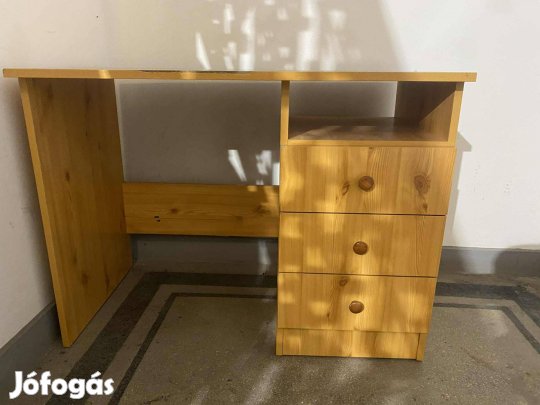 Egyedi készítésű íróasztal