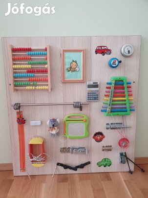 Egyedi készítésű matatófal 