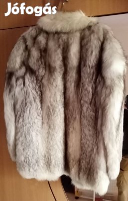 Egyedi készítésű női kékróka bunda igényesnek