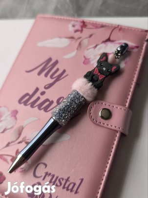 Egyedi készítésű toll