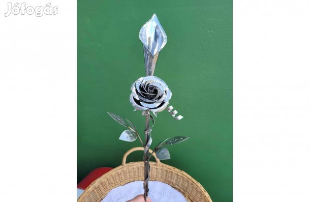 Egyedi kovácsoltvas virágcsokor