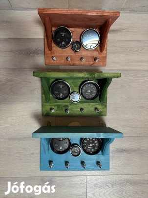 Egyedi kulcstartós fali polc (Lada, VW, Seat)