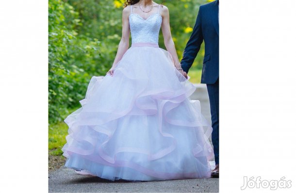 Egyedi menyasszonyi esküvő ruha 2 az 1-ben különleges kialakítással