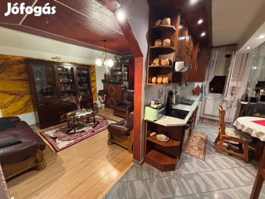 Egyedi méret, dupla erkély, panoráma a városközpontban!