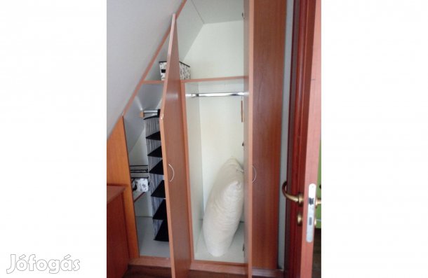 Egyedi ruhásszekrény / gardrób jó állapotban