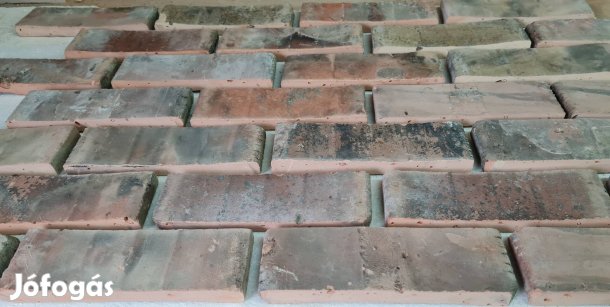 Egyedi szeletelt cserép burkolat 