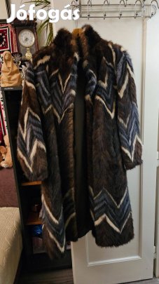 Egyedi zigzag mintás nerc kabát