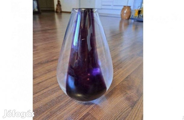 Egyedien díszített váza