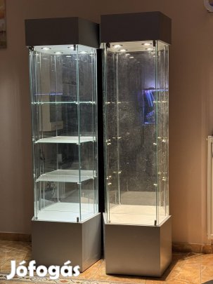 Egyedileg Ausztriában gyártott üveg vitrin 2 db