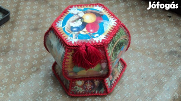 Egyedileg gyártott dobozok