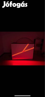 Egyedileg gyártott pult