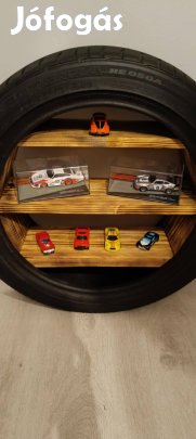 Egyedileg készített polc