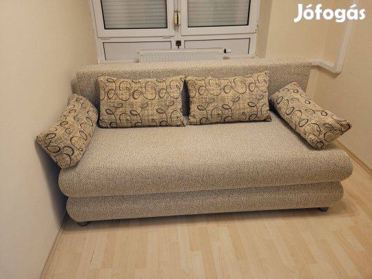 Egyedileg készíttetett 178 cm széles ágyazható kanapé eladó